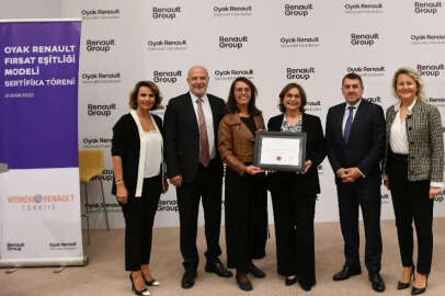 Oyak Renault'a KAGİDER'den 'Fırsat Eşitliği' sertifikası