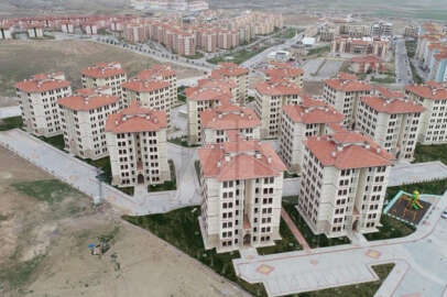 Ev sahibinin 'kiracı' çilesi! 30 yıllık birikimle aldılar, kamyonette kalıyorlar