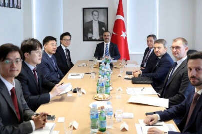 Bakan Kacır, teknoloji şirketleriyle buluştu