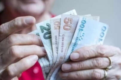 AK Parti'den emekli maaşlarına zam açıklaması!