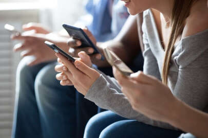 Resmi Gazete’de yayımlandı İşte telefon desteği ve ücretsiz internet için tüm şartlar