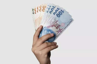 Memur ve sözleşmeli personel maaşları erken ödenecek mi?