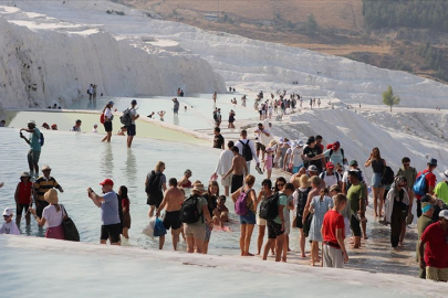 Pamukkale, yılın 8 ayında 1,7 milyon turisti ağırladı