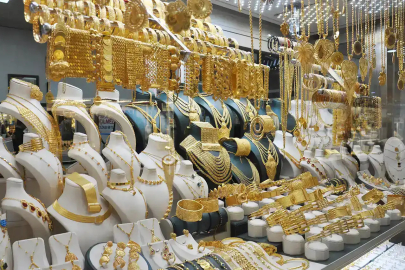 Altın güne düşüşle başladı