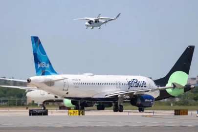 ABD'de kapanma nedeniyle ticari uçuşlara getirilen kısıtlamalar kaldırılıyor...