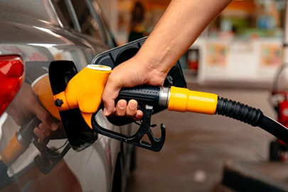 Akaryakıta beklenen indirim geldi!