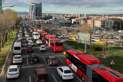Artan araç sayısı trafiğe 22 dakikalık yük getirdi.