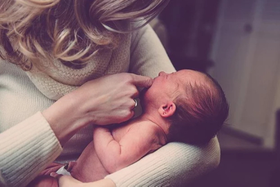 Tüm çalışan kadınlar için doğum izni 24 haftaya çıkıyor..