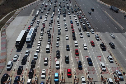 Türkiye'de taşıtlar 5 yılda yaklaşık 1,7 trilyon kilometre yol katetti.