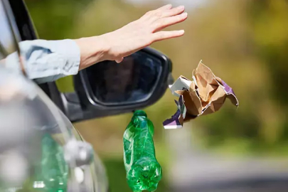 Yere çöp atmanın cezası 8 bin 700 TL oldu!