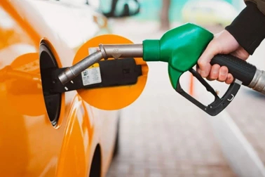 Uzmandan akaryakıt açıklaması 'Pompaya indirim yansır'