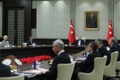 Milyonlarca emeklinin beklediği bayram ikramiyesi masada.