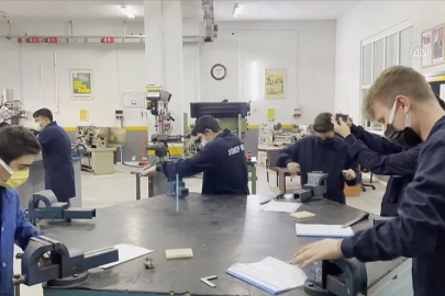 İlk kez işe girecek gençlerin 6 aylık maaşı devletten!