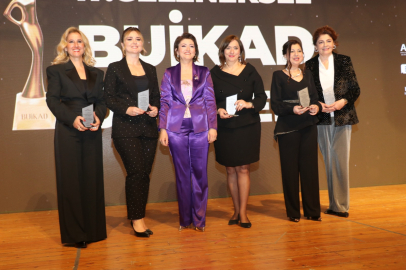 17. BUİKAD İŞ YAŞAMINDA BAŞARILI KADIN ÖDÜLLERİ’ SAHİPLERİNİ BULDU   