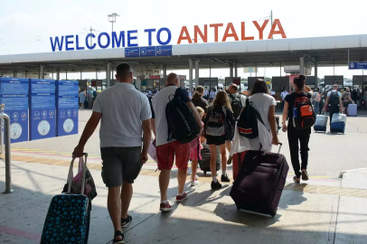 Yerli turistler geçen yıl seyahate 555,1 milyar lira harcadı.