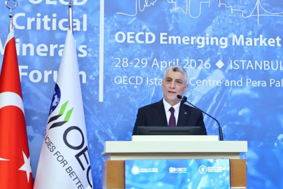 Bakan Bolat OECD 'Kritik Mineraller Forumu'nda konuştu.